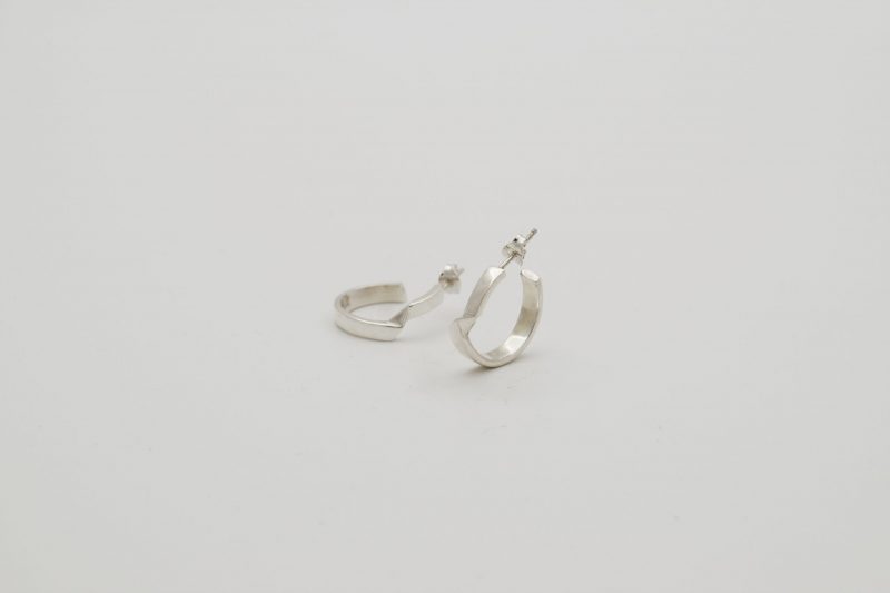 Créoles boucle d'oreilles métallique NANA en argent massif 925 (2.6g) de la Collection KAMI