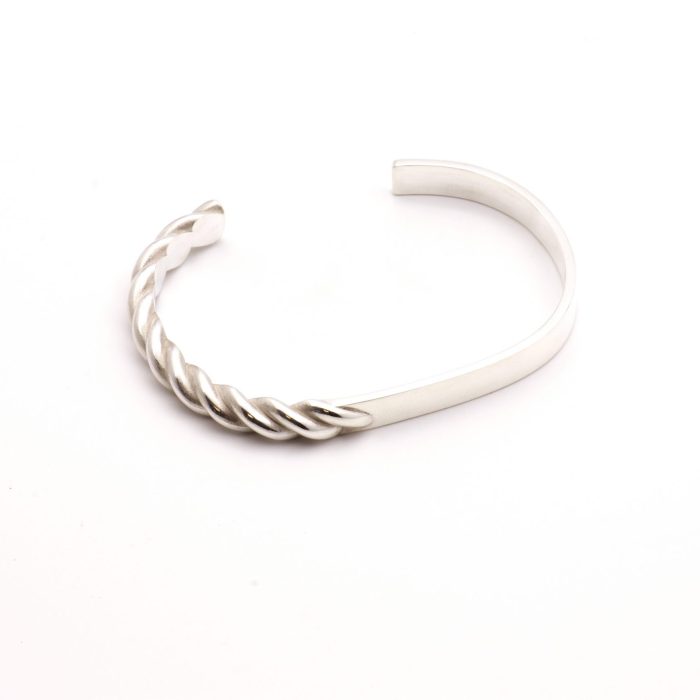 Bracelet HACHI en argent massif 925 (23g) de la collection KAMI sur fond blanc